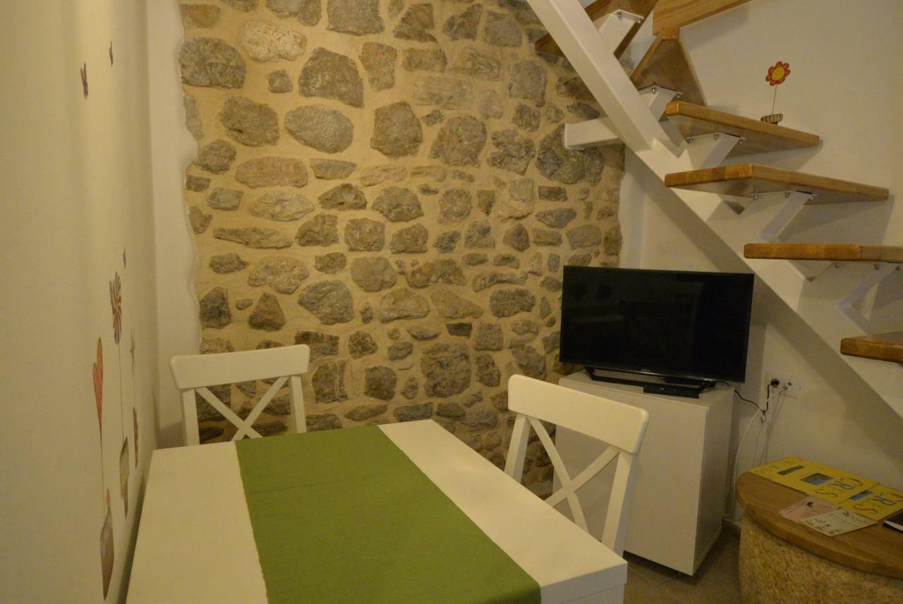 Apartments And Rooms Oliva Cres Zewnętrze zdjęcie