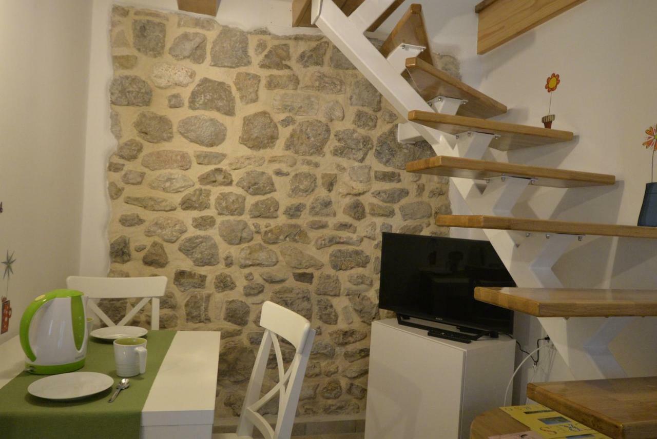 Apartments And Rooms Oliva Cres Zewnętrze zdjęcie