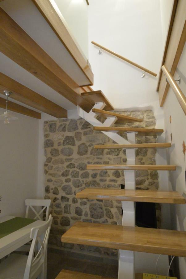 Apartments And Rooms Oliva Cres Zewnętrze zdjęcie
