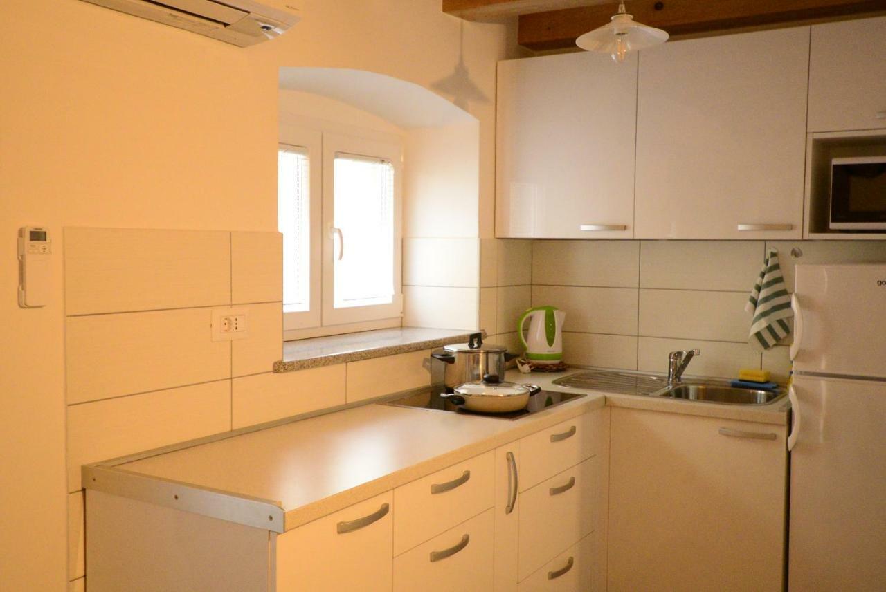 Apartments And Rooms Oliva Cres Zewnętrze zdjęcie