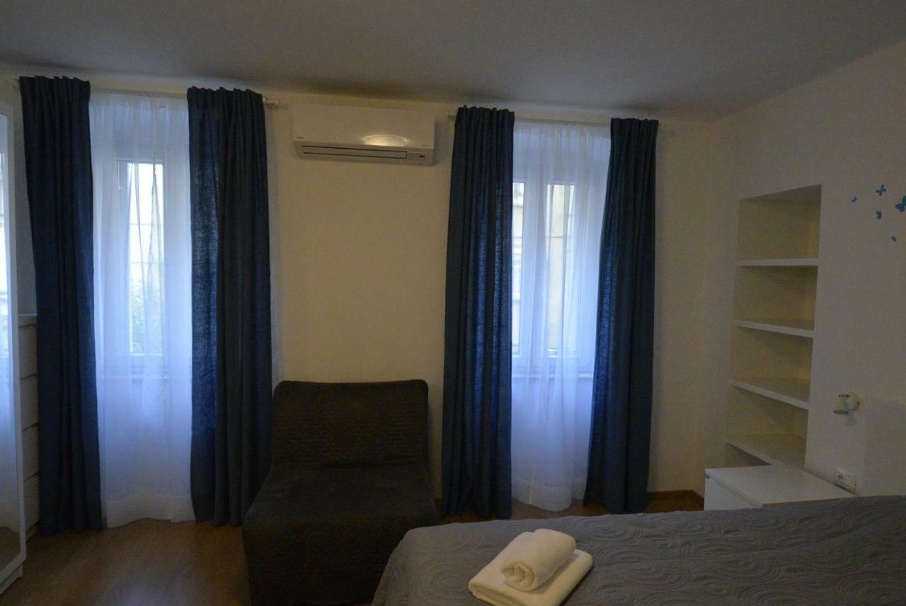 Apartments And Rooms Oliva Cres Zewnętrze zdjęcie